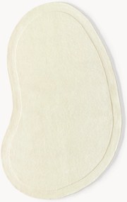 Tapete de lã tufado à mão com forma orgânica Kadey