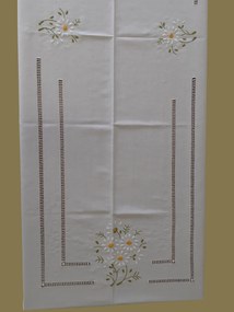 Toalha de mesa de linho bordada a mão - bordados da lixa: Pedido Fabricação 1 Toalha 150x320  cm ( Largura x comprimento )