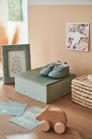 Moldura + caixa com compartimentos, em veludo verde claro liso com motivo