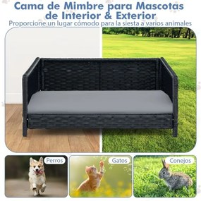 Sofá-cama para animais de estimação em vime tecido à mão com almofada macia impermeável Estrutura metálica impermeável para pátio e varanda 62 x 46 x