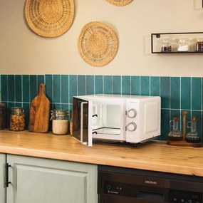 Micro-ondas sem prato giratório. Com uma capacidade de 20 litros e 700 W de potência. Proclean 3020 Flatbed 