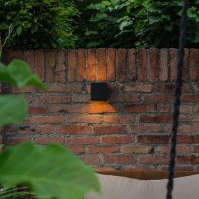 Candeeiro de parede exterior preto com LED 2-luzes IP54 - Edwin