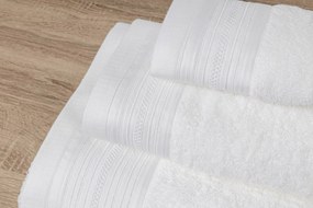 Jogo de 3 toalhas 100% algodão  600 gr./m2  - Com bordado aplicado