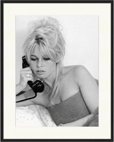 Impressão digital emoldurada Brigitte On The Phone