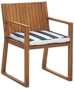 Cadeira de jardim em madeira com almofada às riscas azul e branco SASSARI Beliani