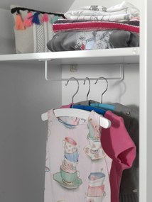 Guarda roupa infantil da coleção CASAMI é inteiramente lacado a branco e porta Amarela